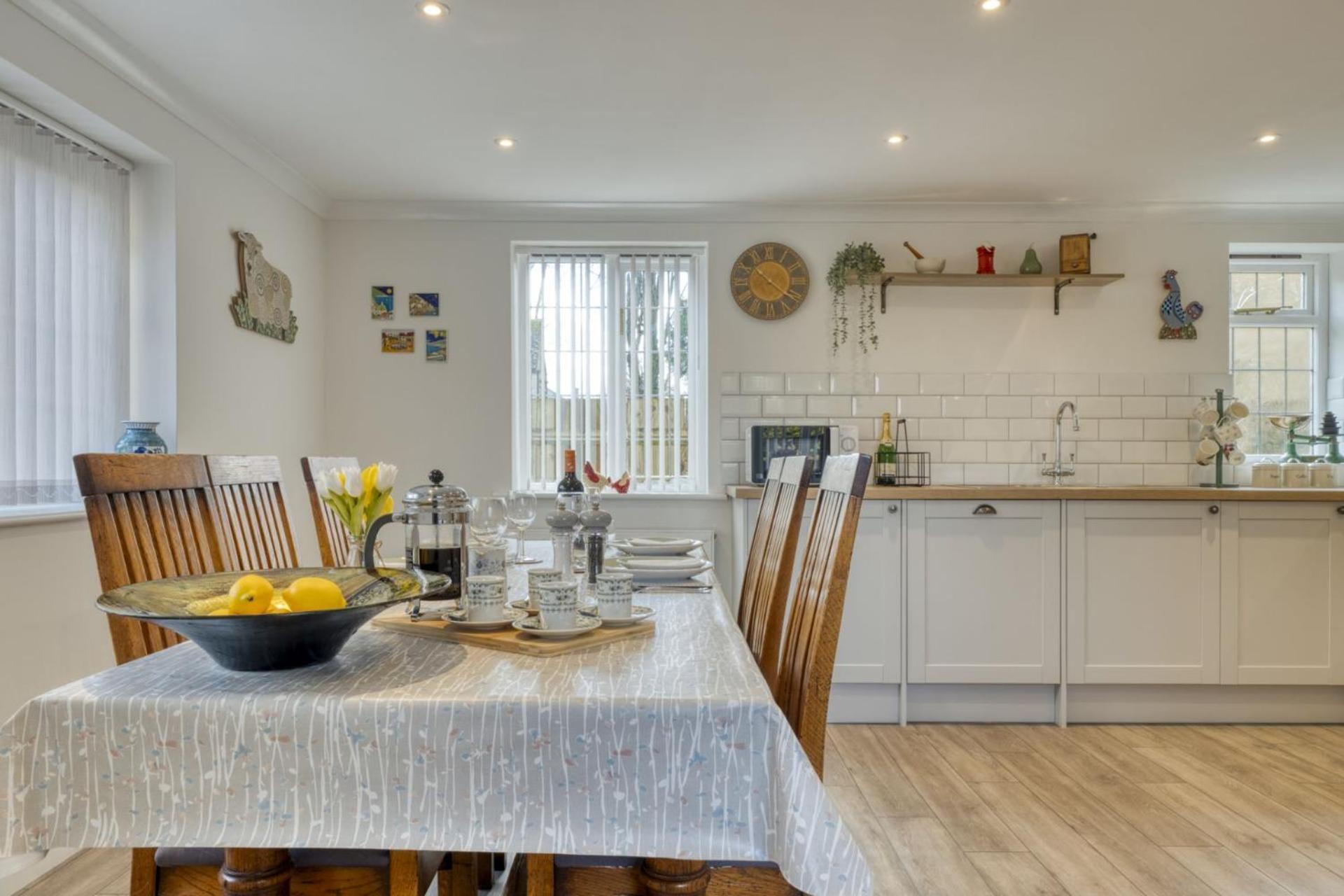 Manor Close Cottage بورتون أُنذ ووتر المظهر الخارجي الصورة